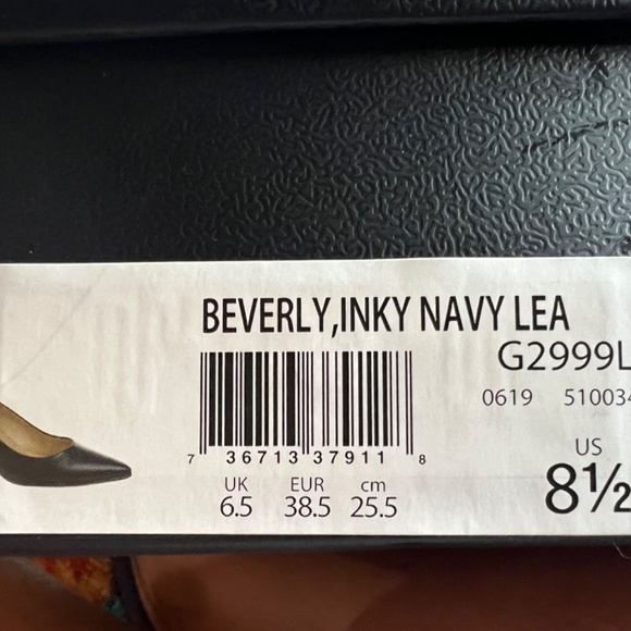 NWT Naturalizer Beverly, Inky Navy Lea, heel pump size 8-1/2 - Picture 3 of 10